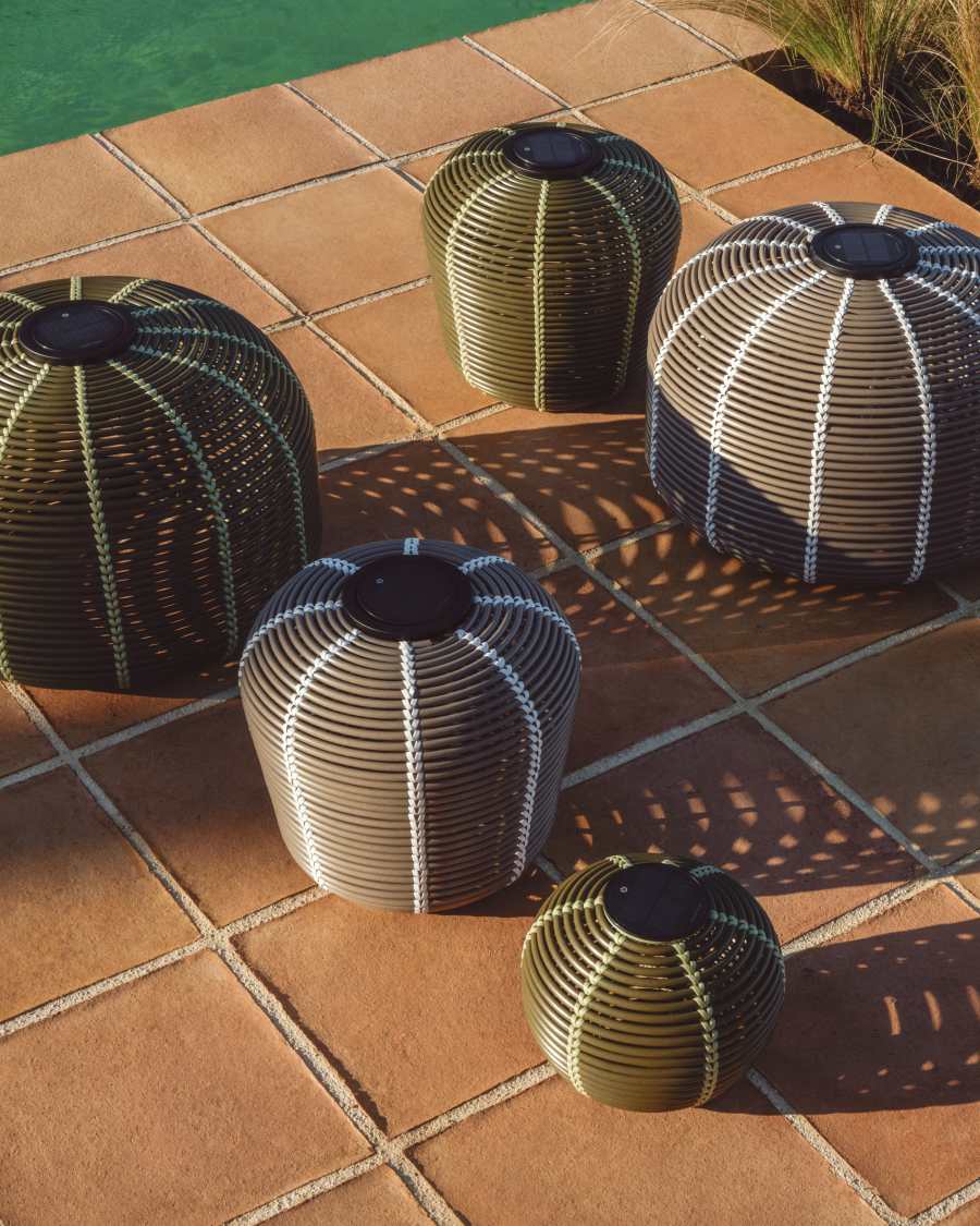 Llum de taula solar per a exterior Garoina LED de rotang sintètic verd Ø50 cm