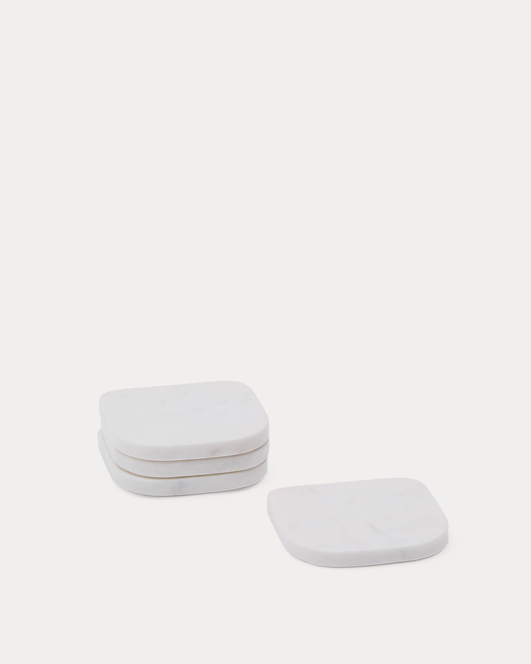 Set Zera de 4 posavasos de mármol blanco.