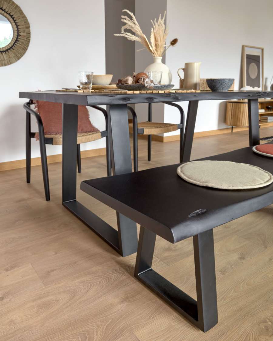 Table Alaia en bois d'acacia noir et pieds en acier noir 180 x 90 cm