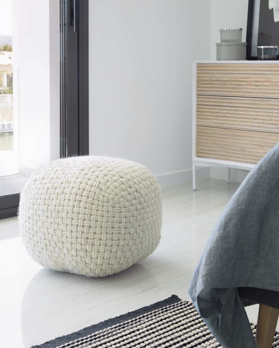 Betty round 100% wool pouffe in white Ø 50 cm