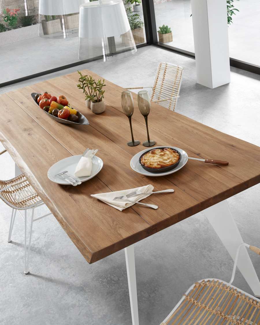 Koda Tafel 180x100 cm, witte epoxy en verweerde eik.