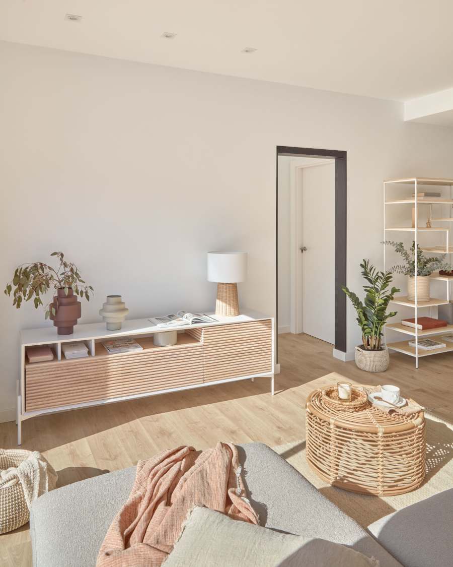 Marielle TV-Schrank 2 Türen Eschenfurnier weiße Lackierung Metall in Weiß 187 x 63 cm