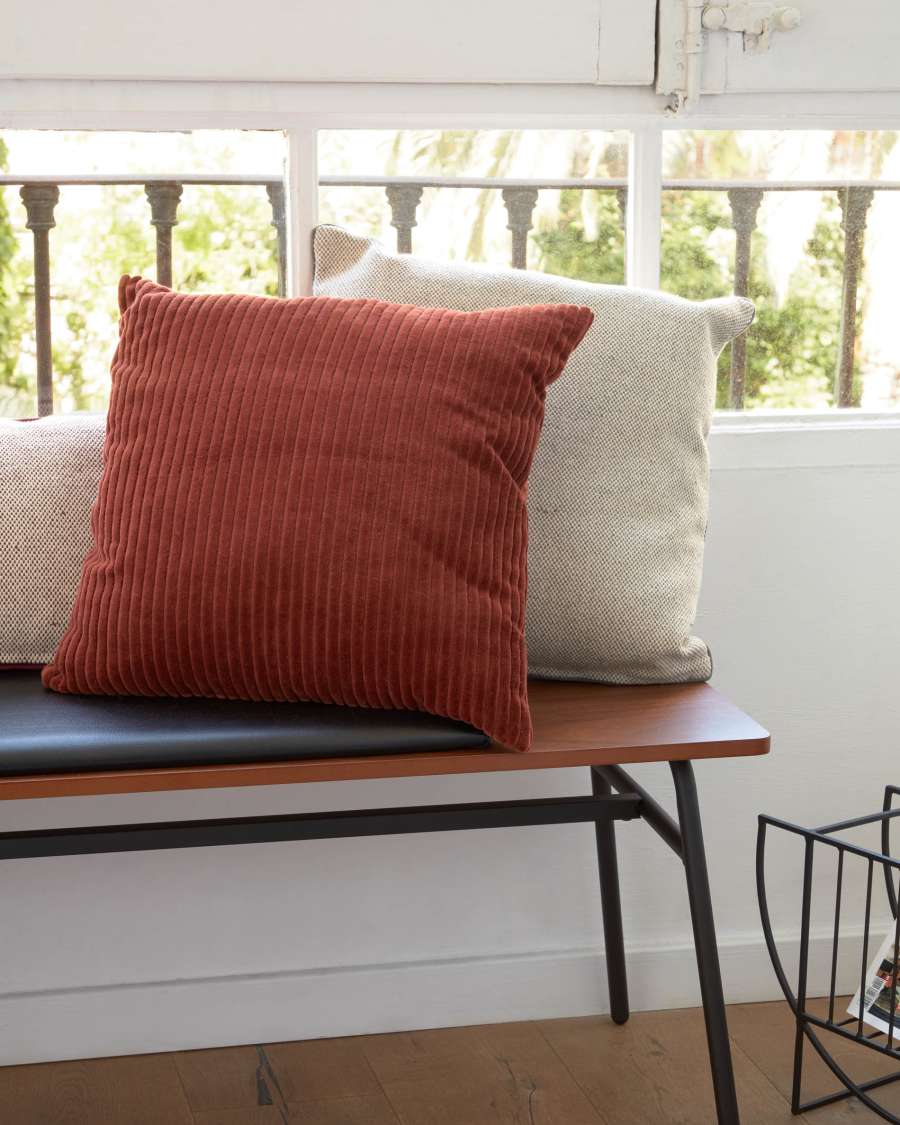 Housse de coussin Cadenet en velours côtelé grosses côtes terracotta 45 x 45 cm