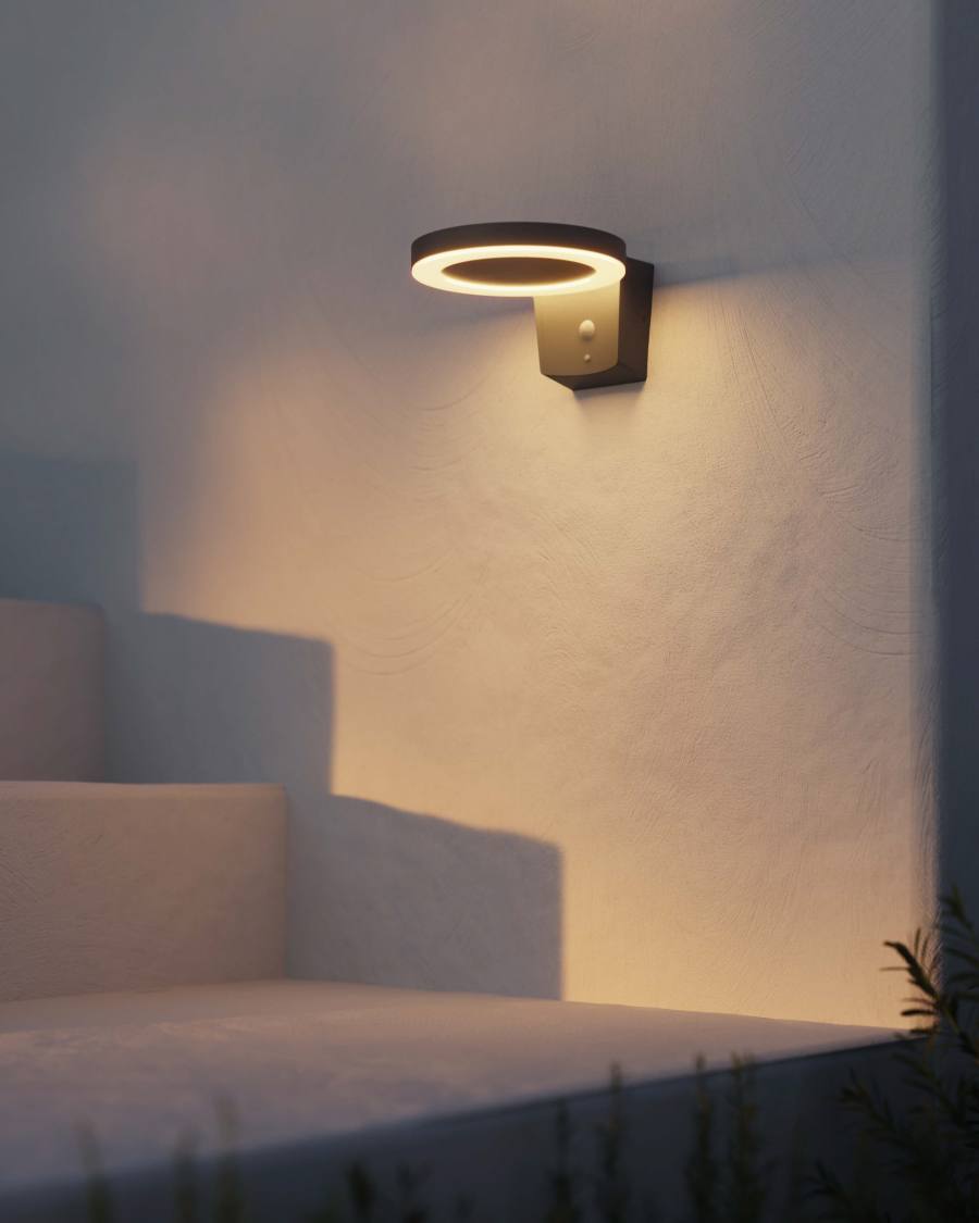 Applique solare Berarda in alluminio finitura nera