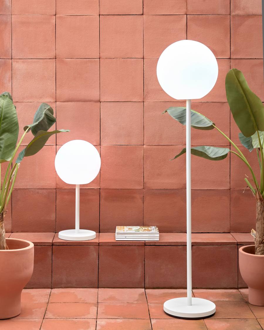 Lampe de table d'extérieur Dinesh en acier blanc