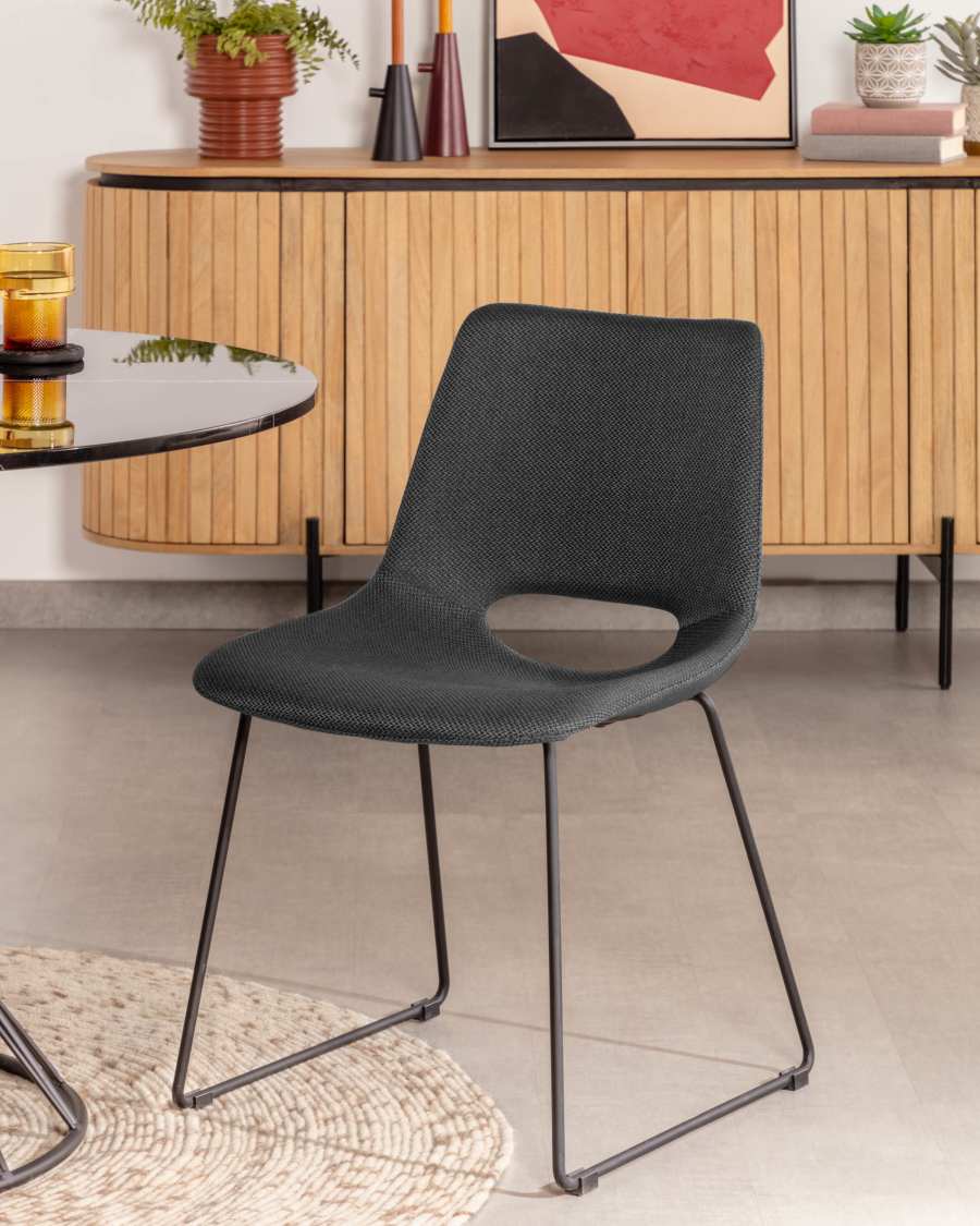 Zahara Stuhl in Dunkelgrau und Stahlbeine mit schwarzem Finish