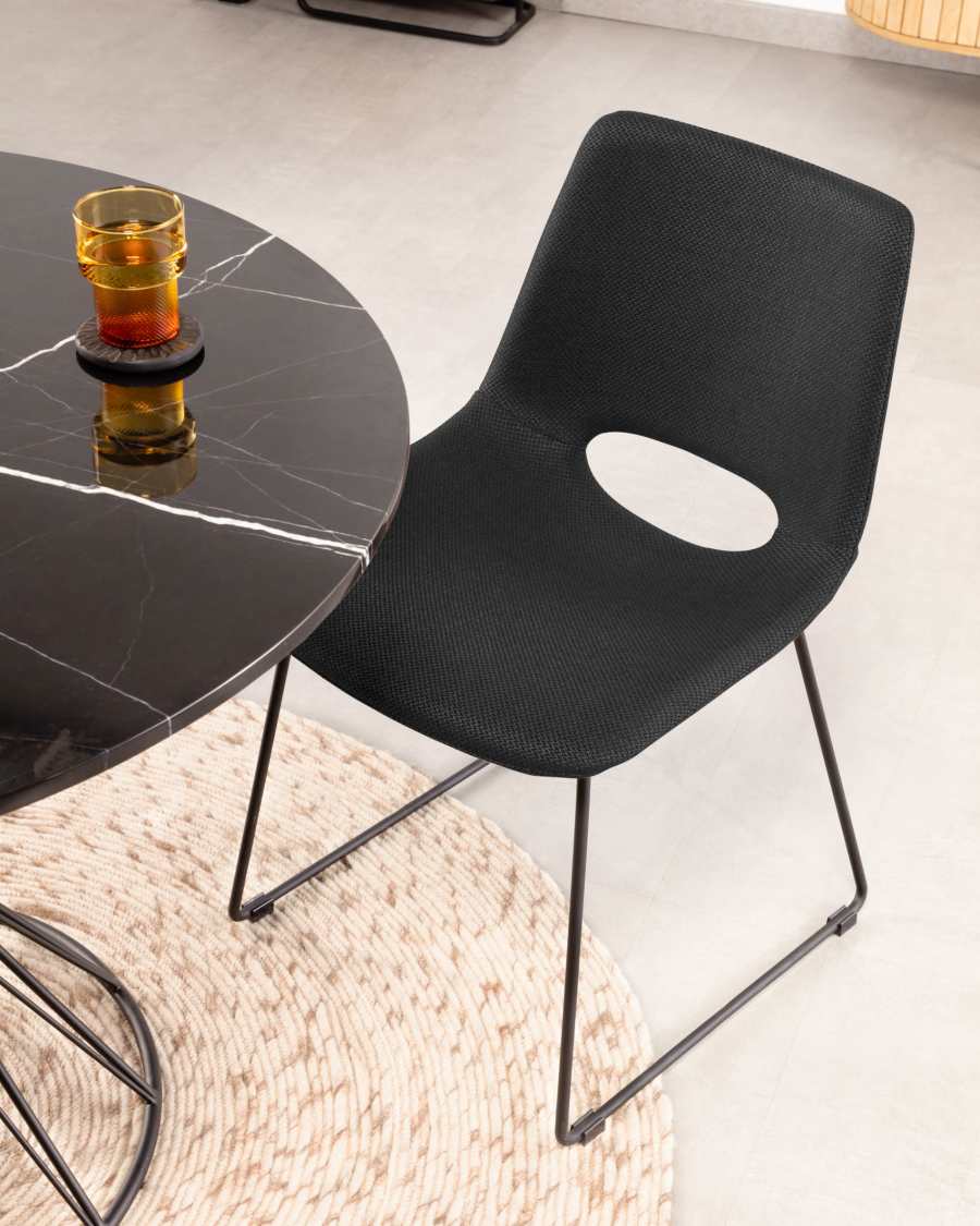 Zahara Stuhl in Dunkelgrau und Stahlbeine mit schwarzem Finish