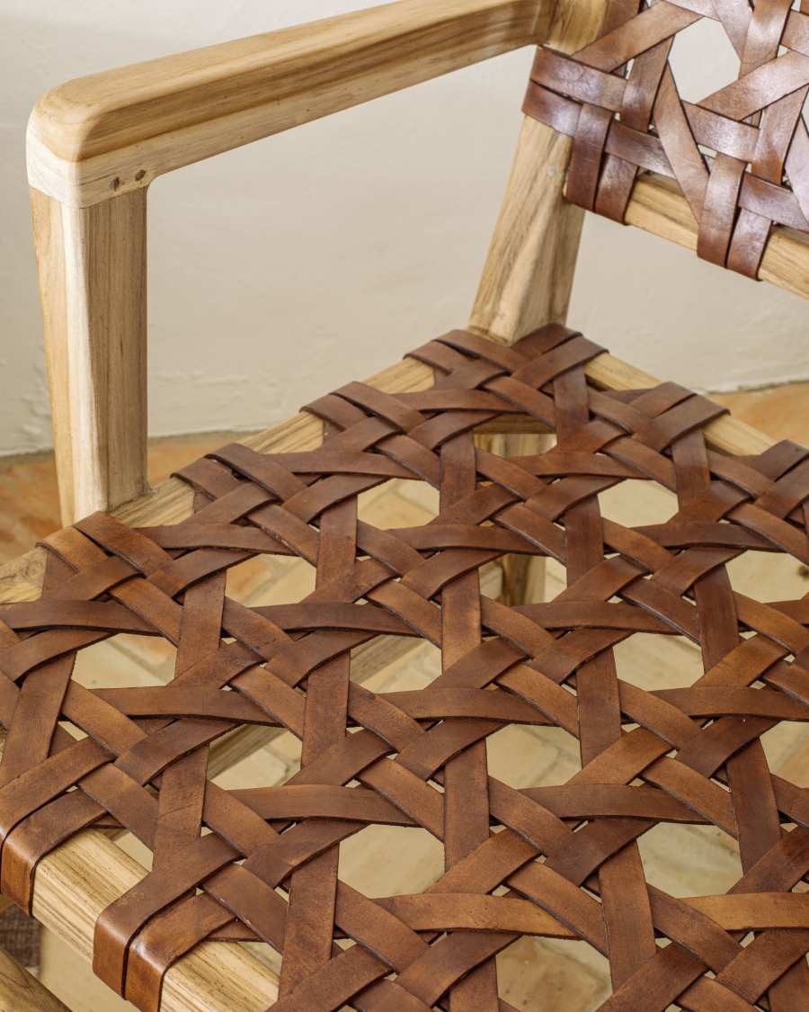 Nuru armchair in solid teak wood and leather