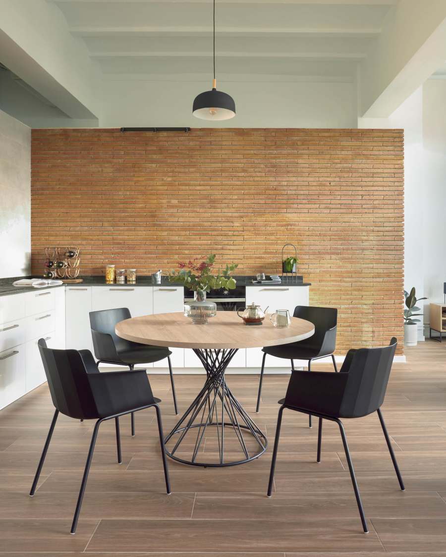 Niut round Ø 120 cm melamine table with natural finish and steel legs with black finish