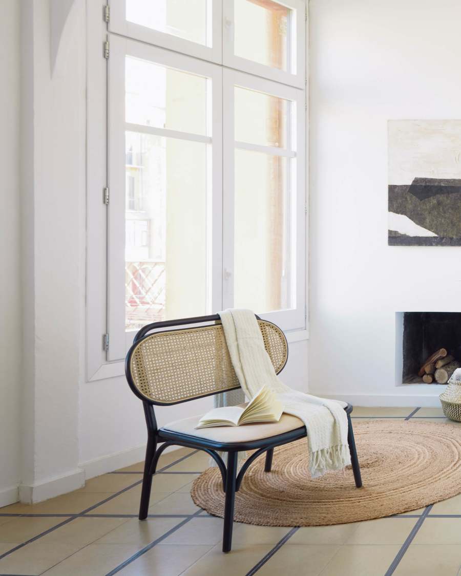 Fauteuil Doriane bois d'orme finition laquée noir siège avec revêtement