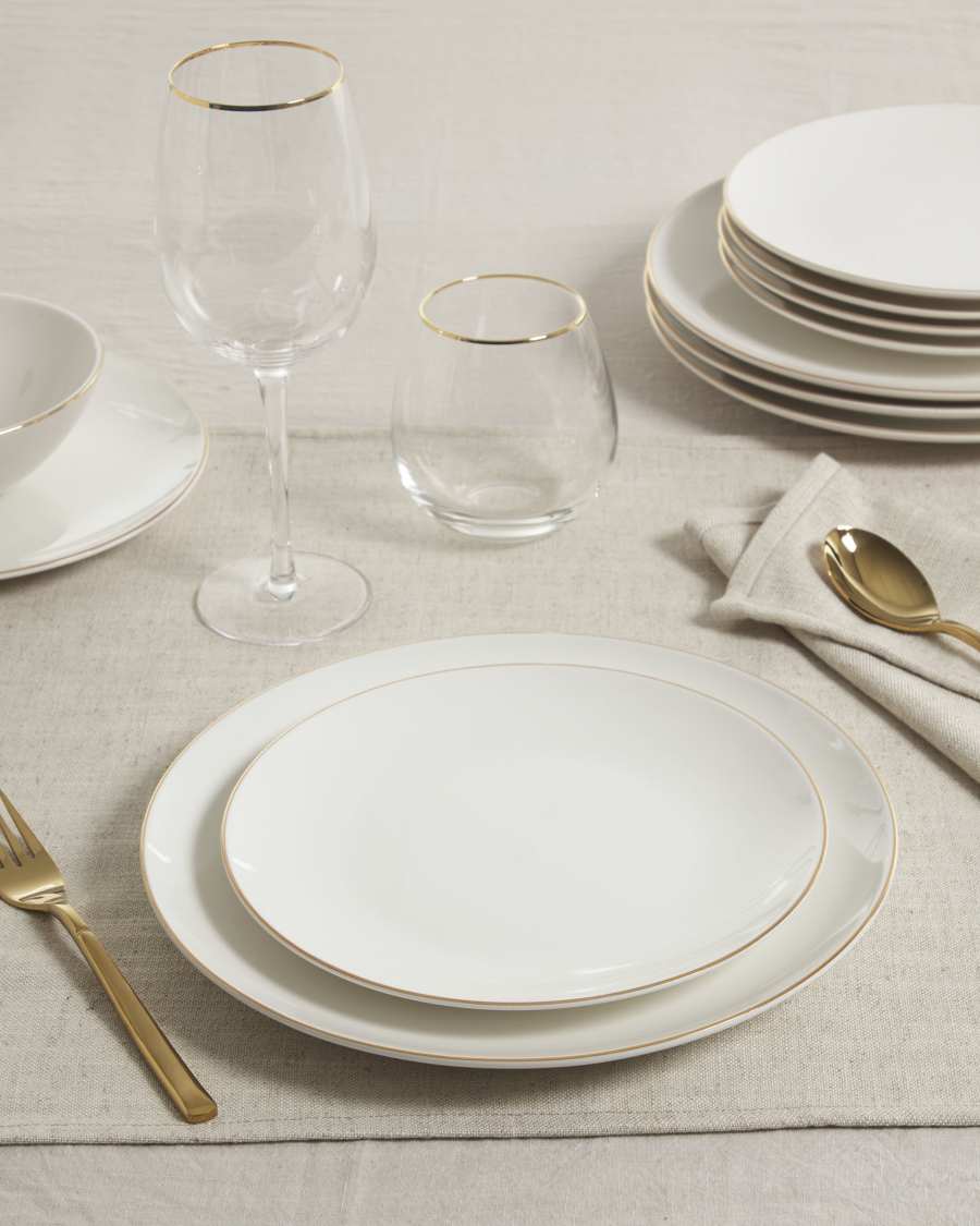 Taisia porcelain dinner plate in white
