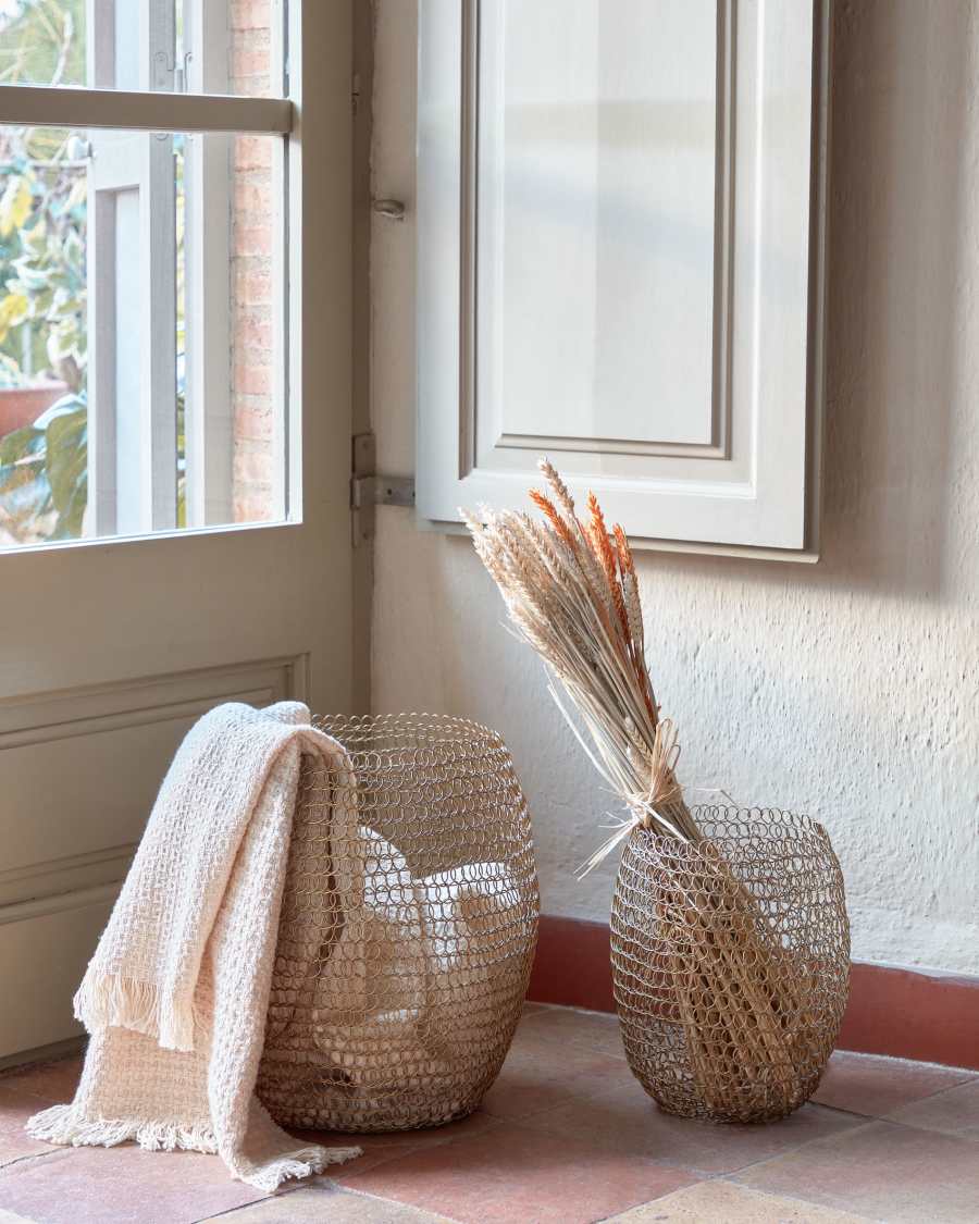 Xianara set van 2 metalen manden in mat gouden afwerking