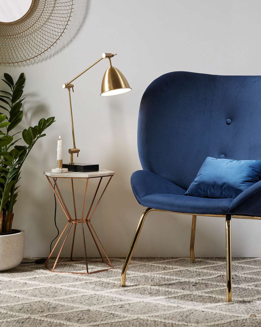 Violet Sessel aus Samt blau und Stahlbeine mit Finish in Gold