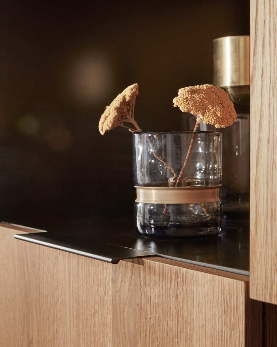 Savoi MDF shelf unit with black lacquer and black-finished steel 100 x 150 cm