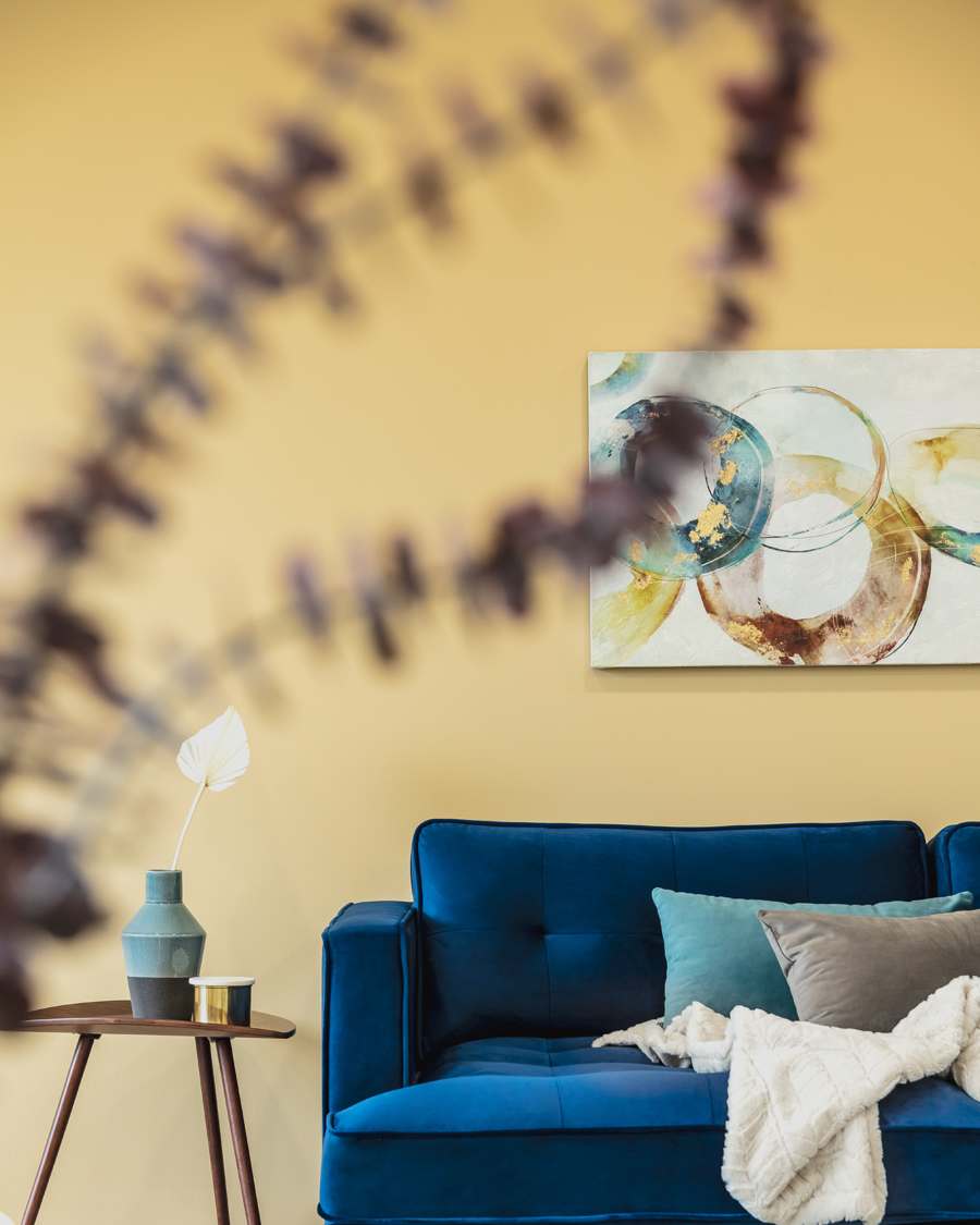 Damasc side table in veneered walnut wood 45 x 47 cm