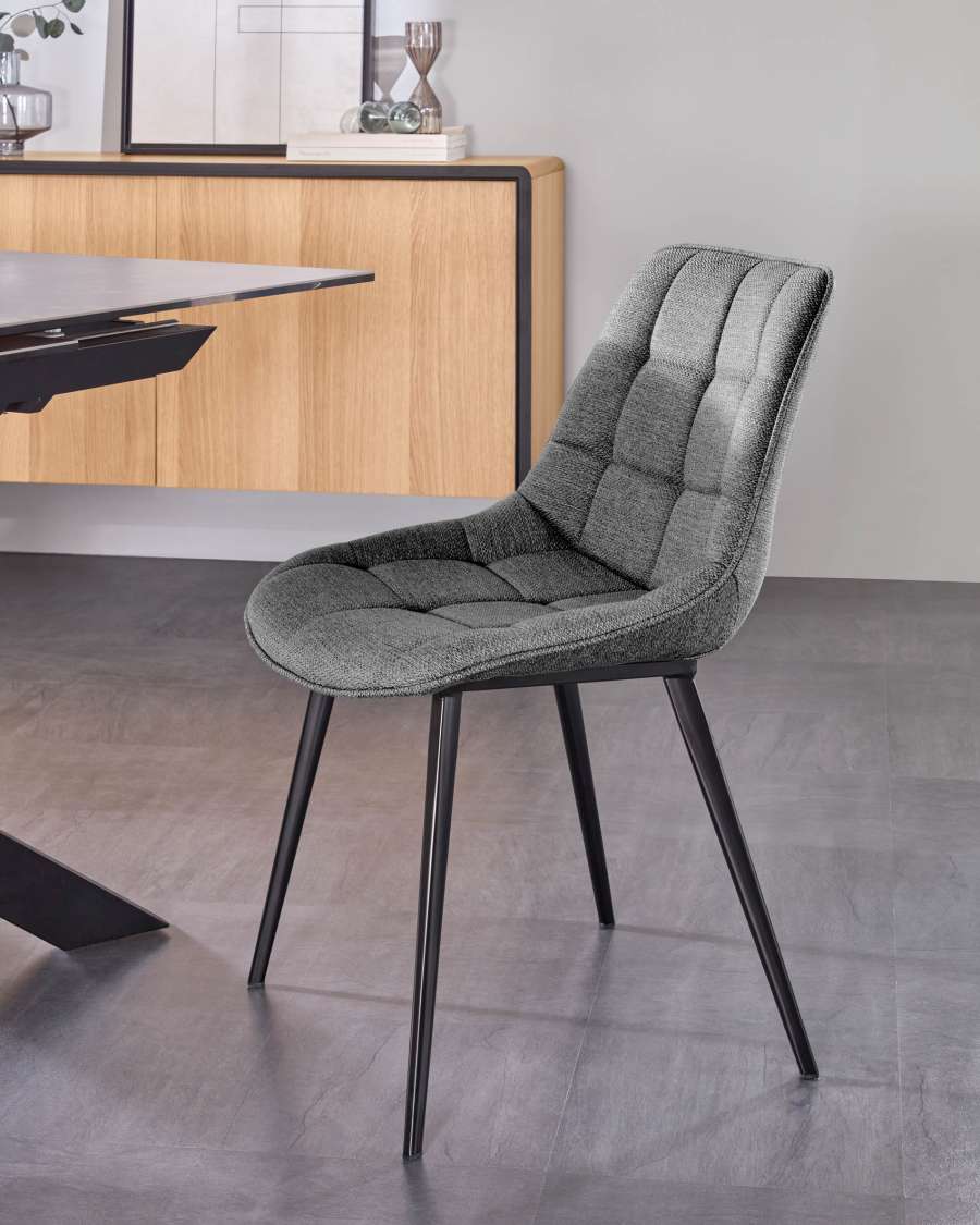 Chaise Adam gris clair et pieds en acier finition noire