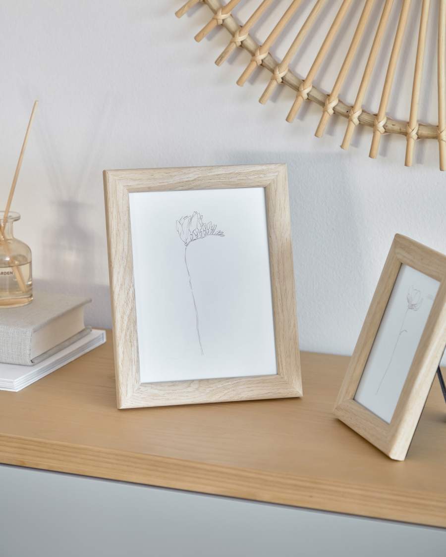Medium Nazira photo frame in wood with natural finish 27 x 21 cm