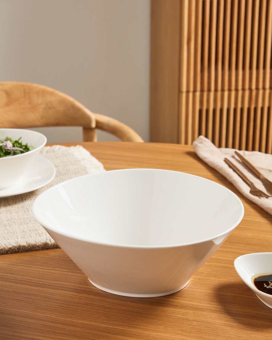 Pierina large oval porcelain bowl in white