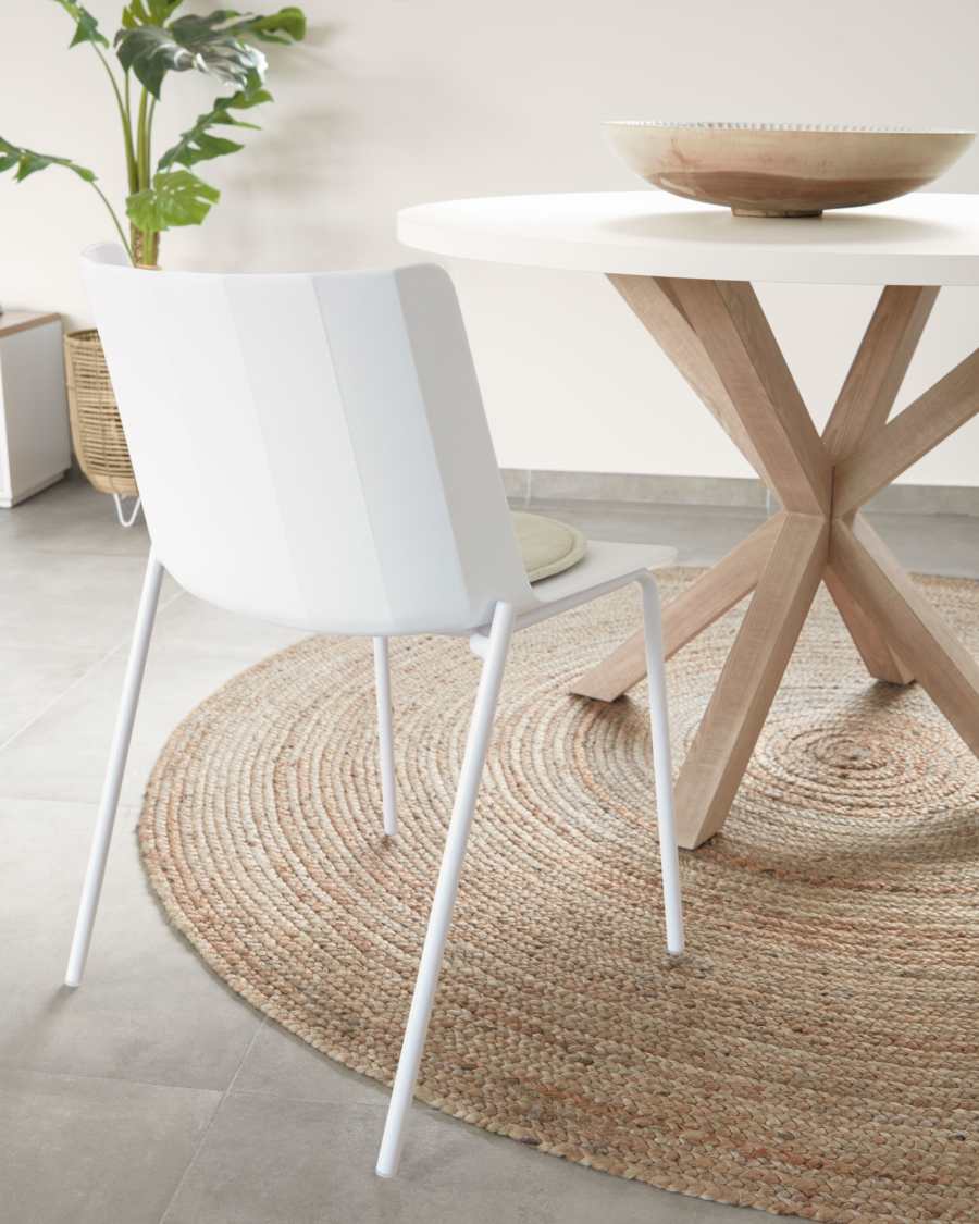 Sedia Hannia bianca e gambe in acciaio bianco