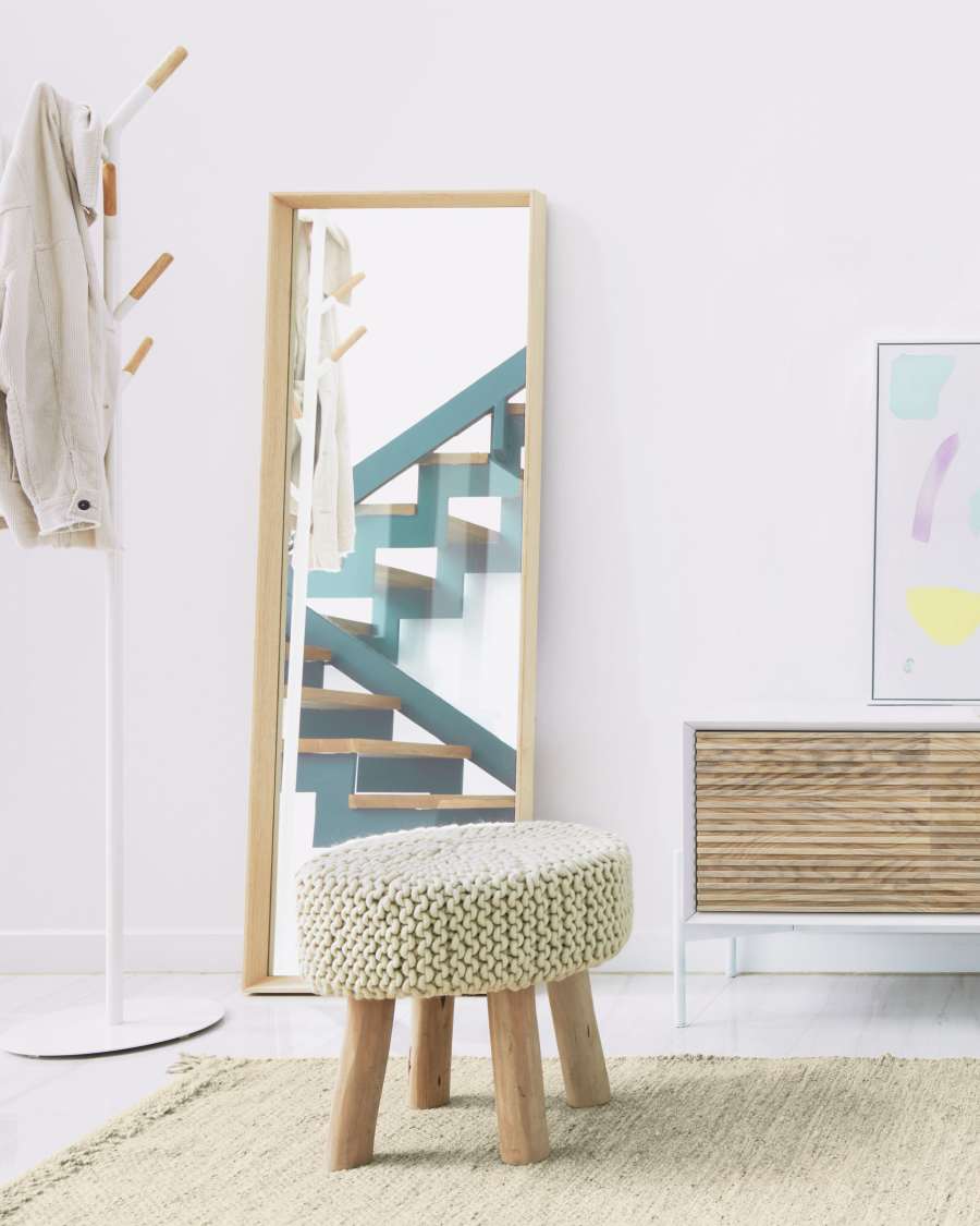 Beneda 100% wool footstool in white Ø 40 cm