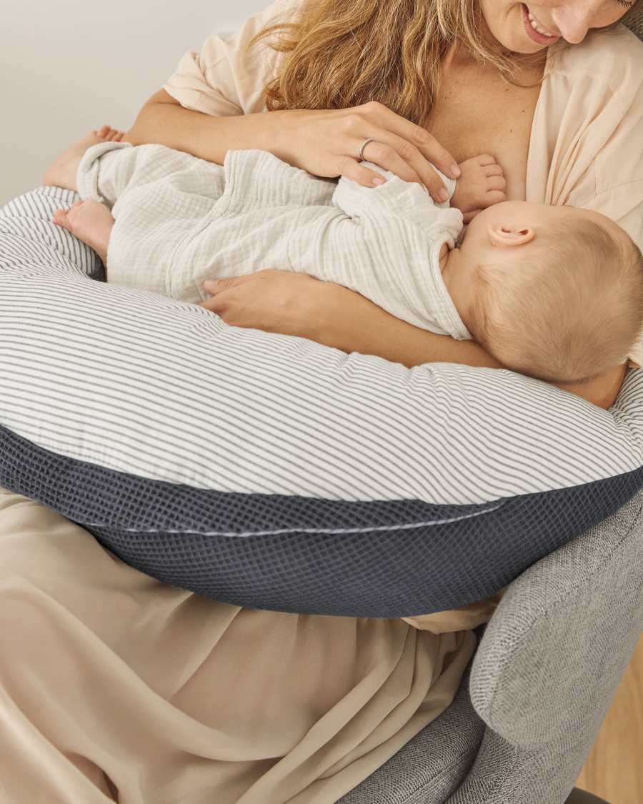 Madinna Stillkissen, 100% Bio-Baumwolle (GOTS) mit grauen Streifen