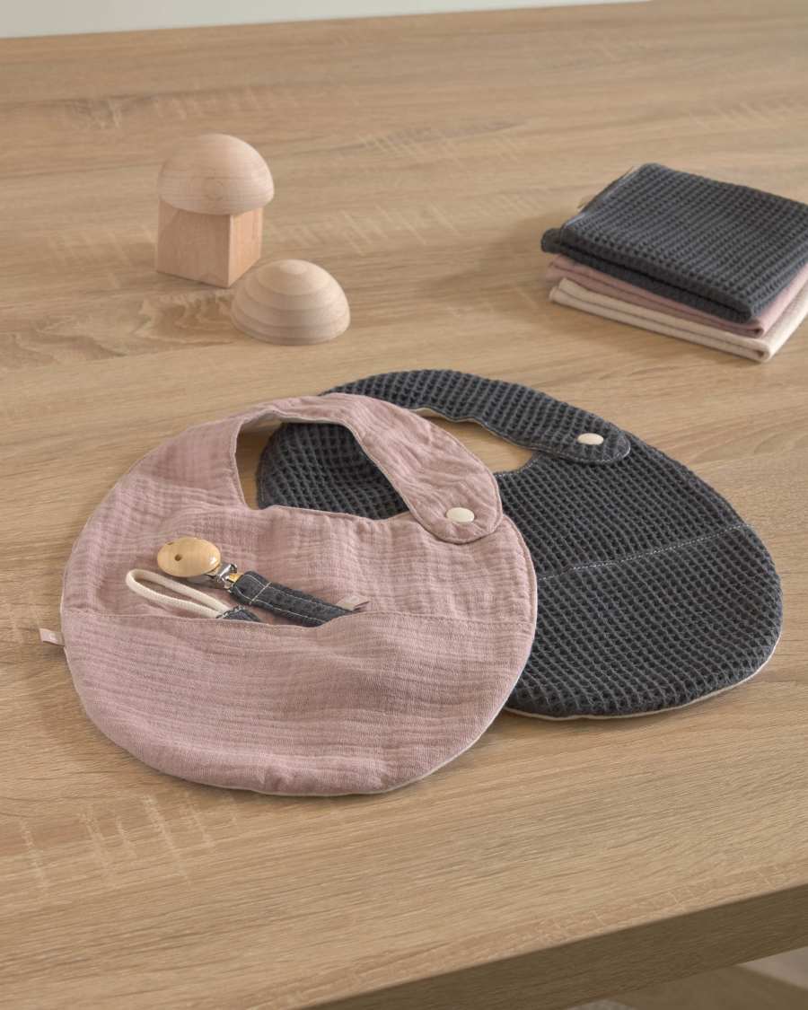 Set of two 100% organic cotton (GOTS) Marinet bibs in pink and blue