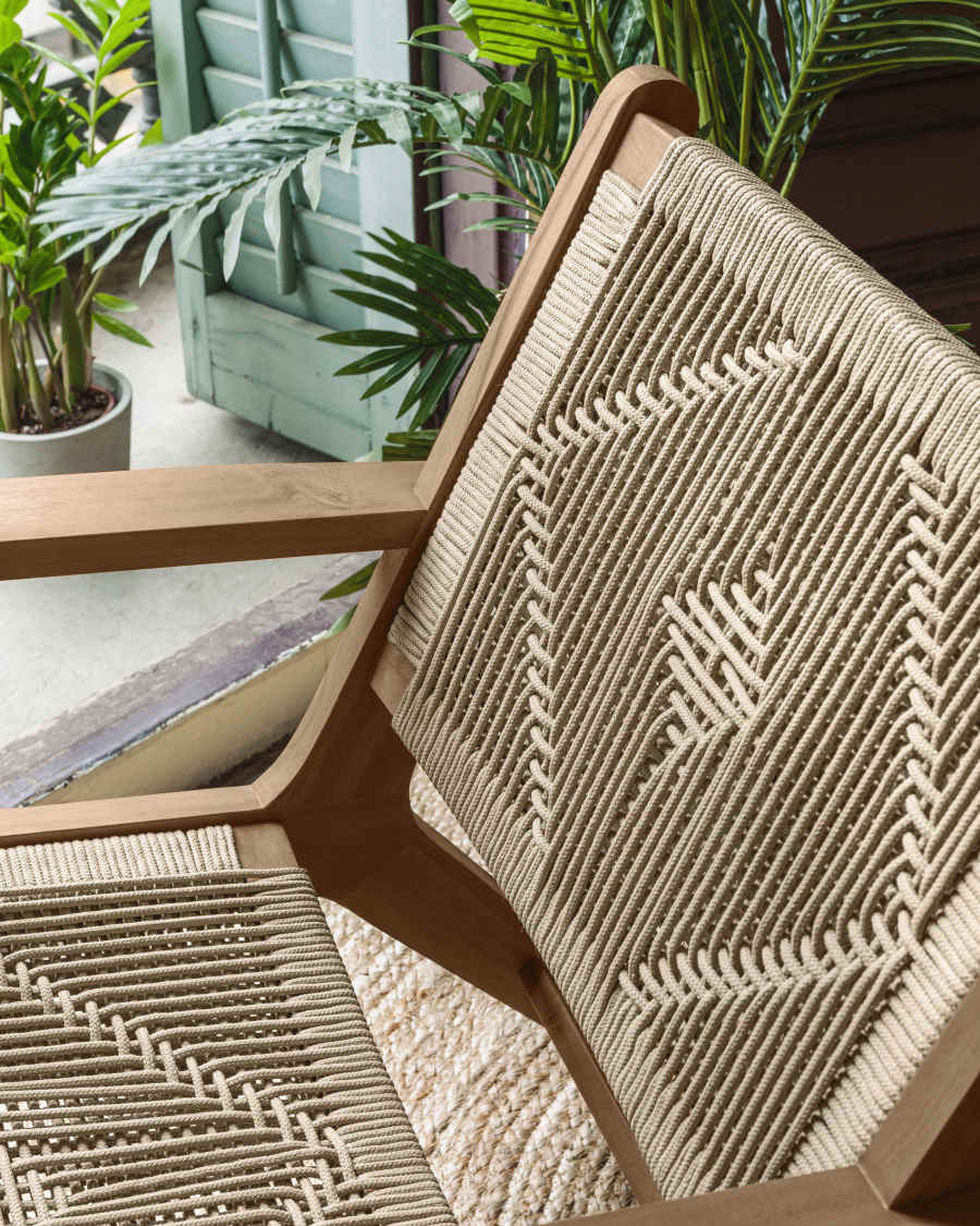 Geralda acacia wood armchair with dark finish FSC 100%