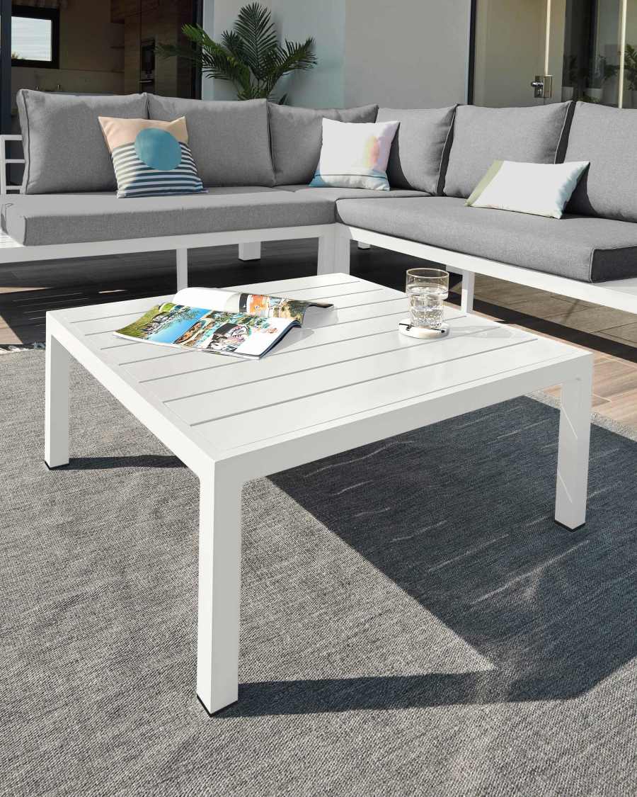 Duke outdoor set containing a 5-seater corner sofa and white aluminium table