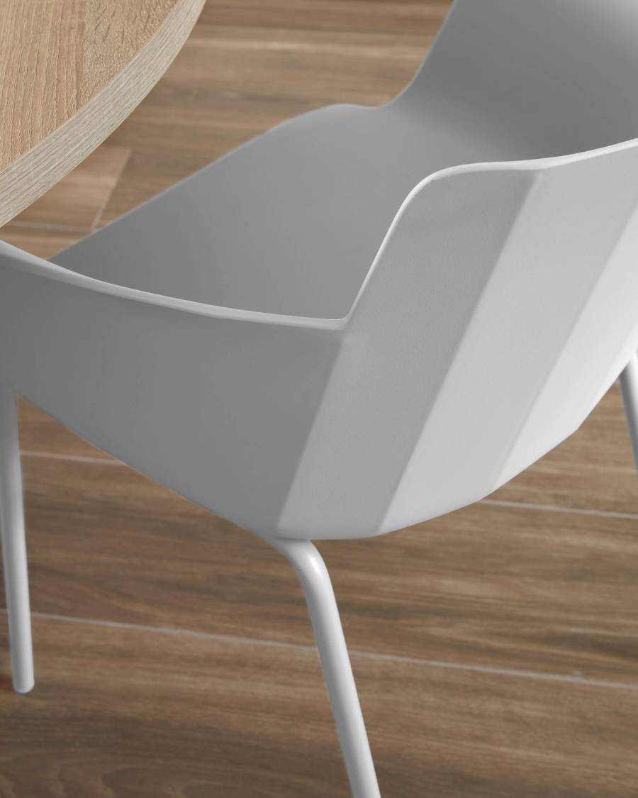 Hannia grey chair with armrests with grey steel legs