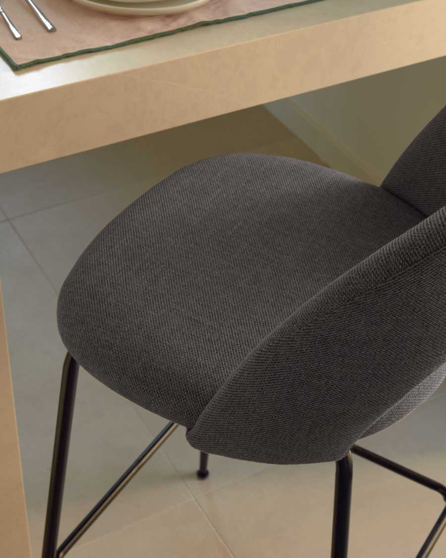 Mahalia Barhocker dunkelgrau und Stahl mit schwarzem Finish Höhe 63 cm FSC 100%