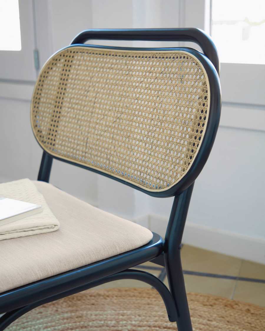 Fauteuil Doriane bois d'orme finition laquée noir siège avec revêtement