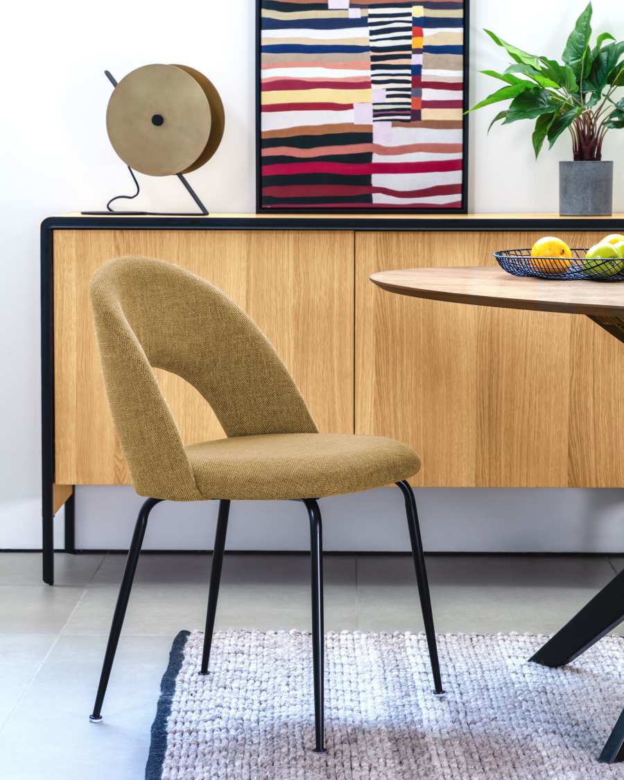 Chaise Mahalia moutarde et pieds en acier peint en noir FSC 100%