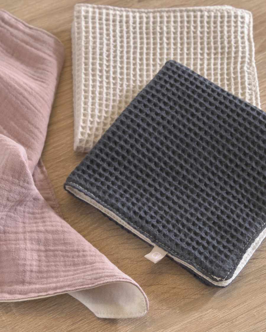 Set of 3 100% organic cotton (GOTS) Indi towels in pink, beige, and grey