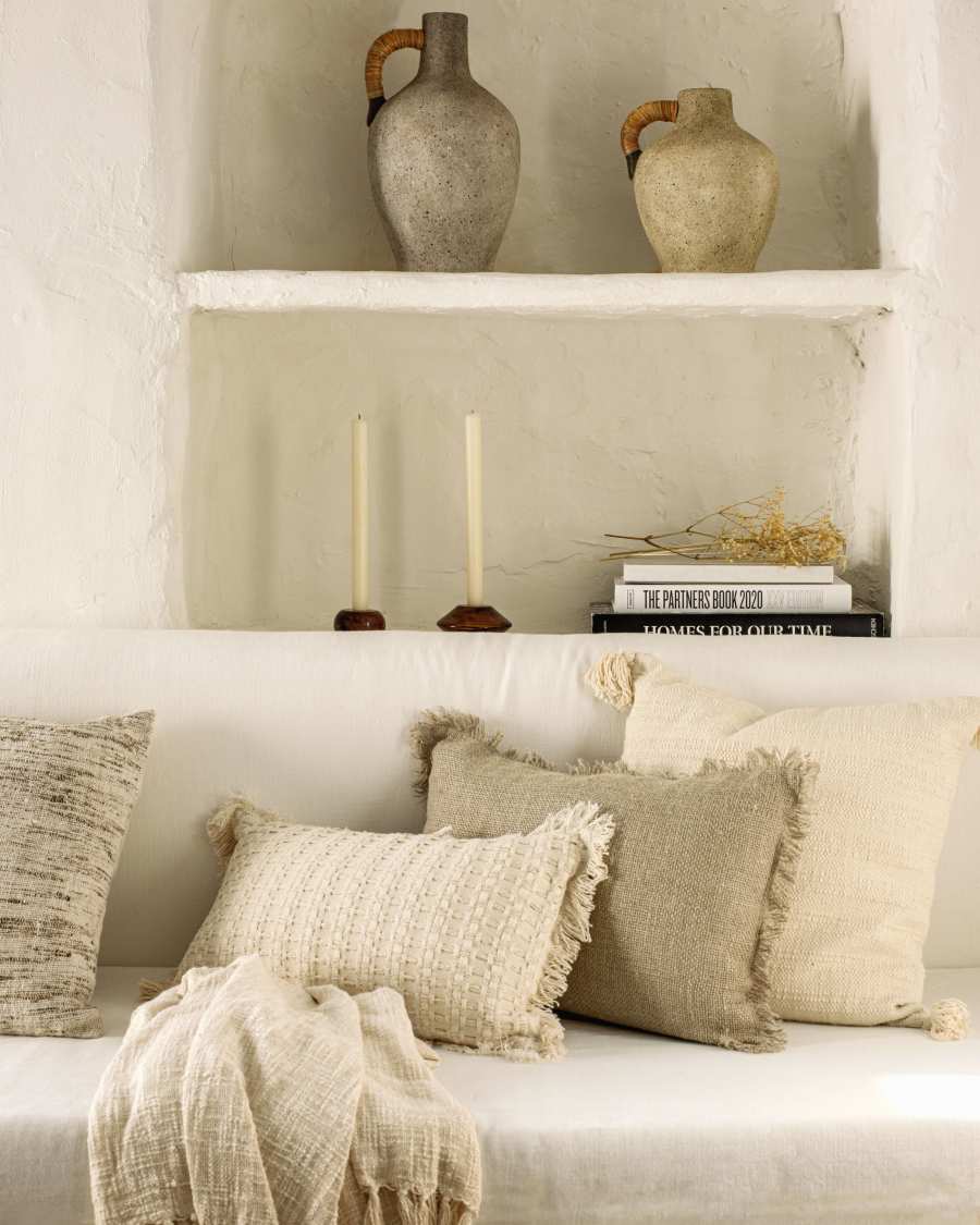 Poszewka na poduszkę Ailen bawełna i len beżowa frędzle 30 x 50 cma