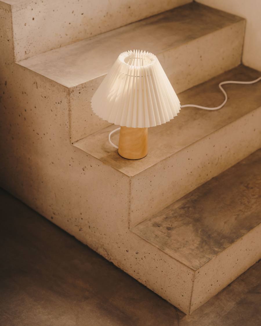 Lampe de table Benicarlo en bois finition naturelle et beige