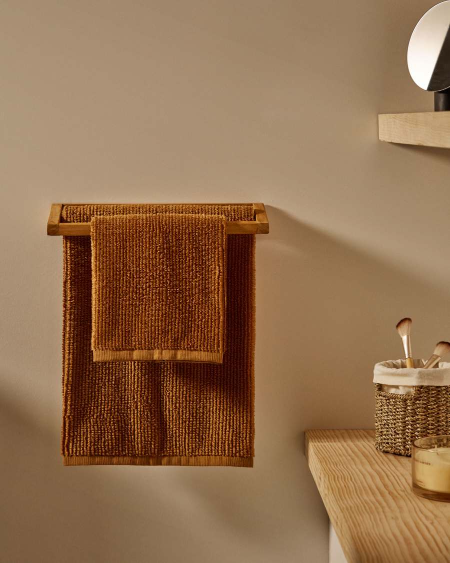 Yeni bath towel in 100% brown cotton 70 x 140 cm