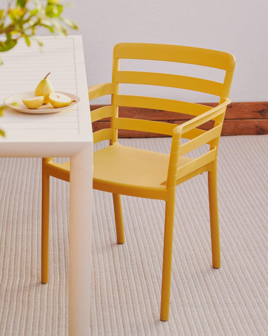 Nariet tuinstoel van mosterdkleurig kunststof