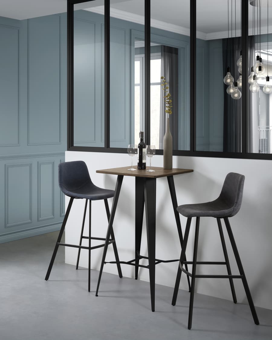 Alve Hocker aus Kunstleder in Dunkelgrau und Stahl mit schwarzem Finish Höhe 80 cm