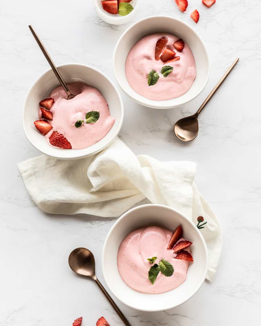 Pierina medium oval porcelain bowl in white