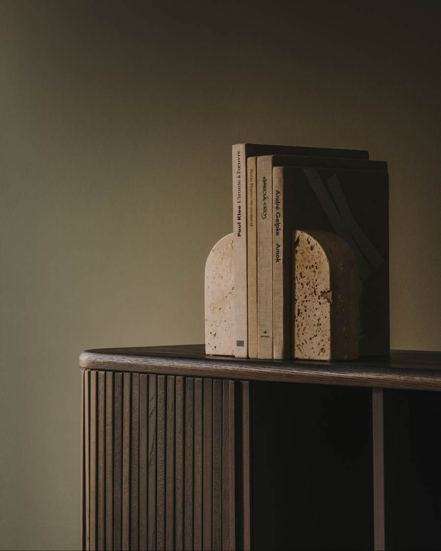 Maik beige travertine bookend