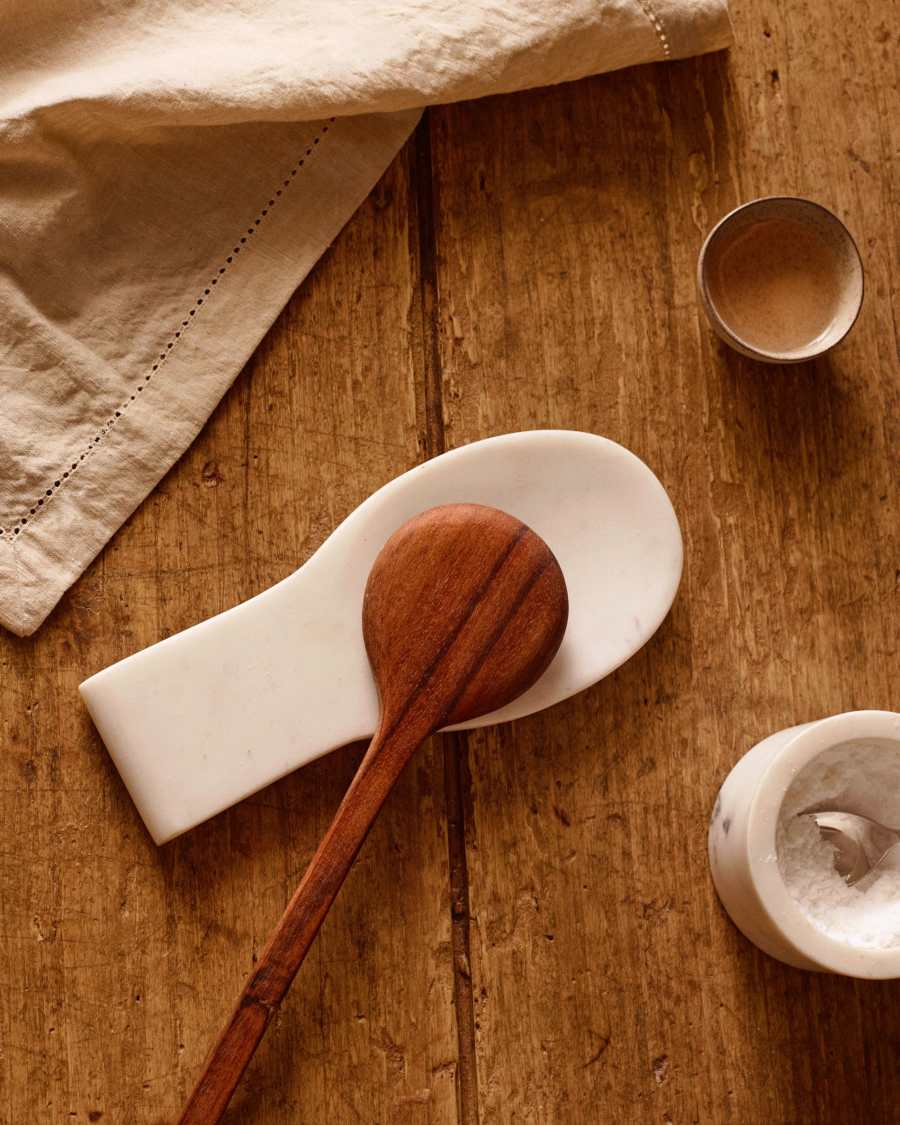 Cinderella spoon rest in white marble
