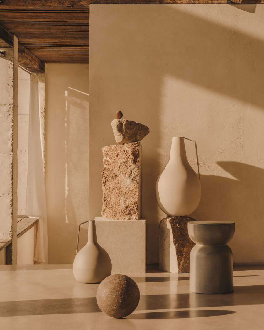 Vase Regencos en métal beige 62 cm