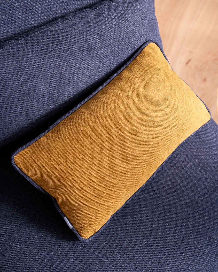 Housse de coussin Viera jaune moutarde avec liseré bleu 30 x 50 cm