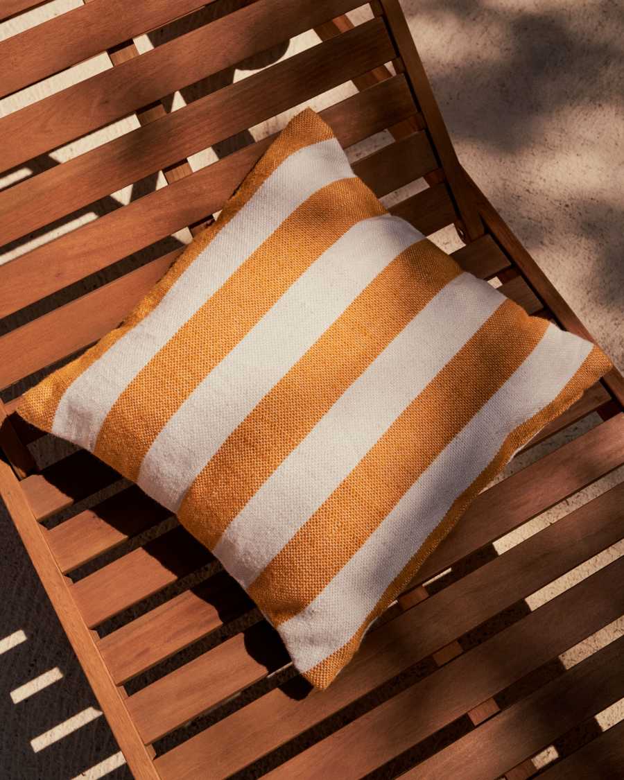 Housse de coussin Nans 100 % PET à rayures blanches et jaunes 45 x 45 cm