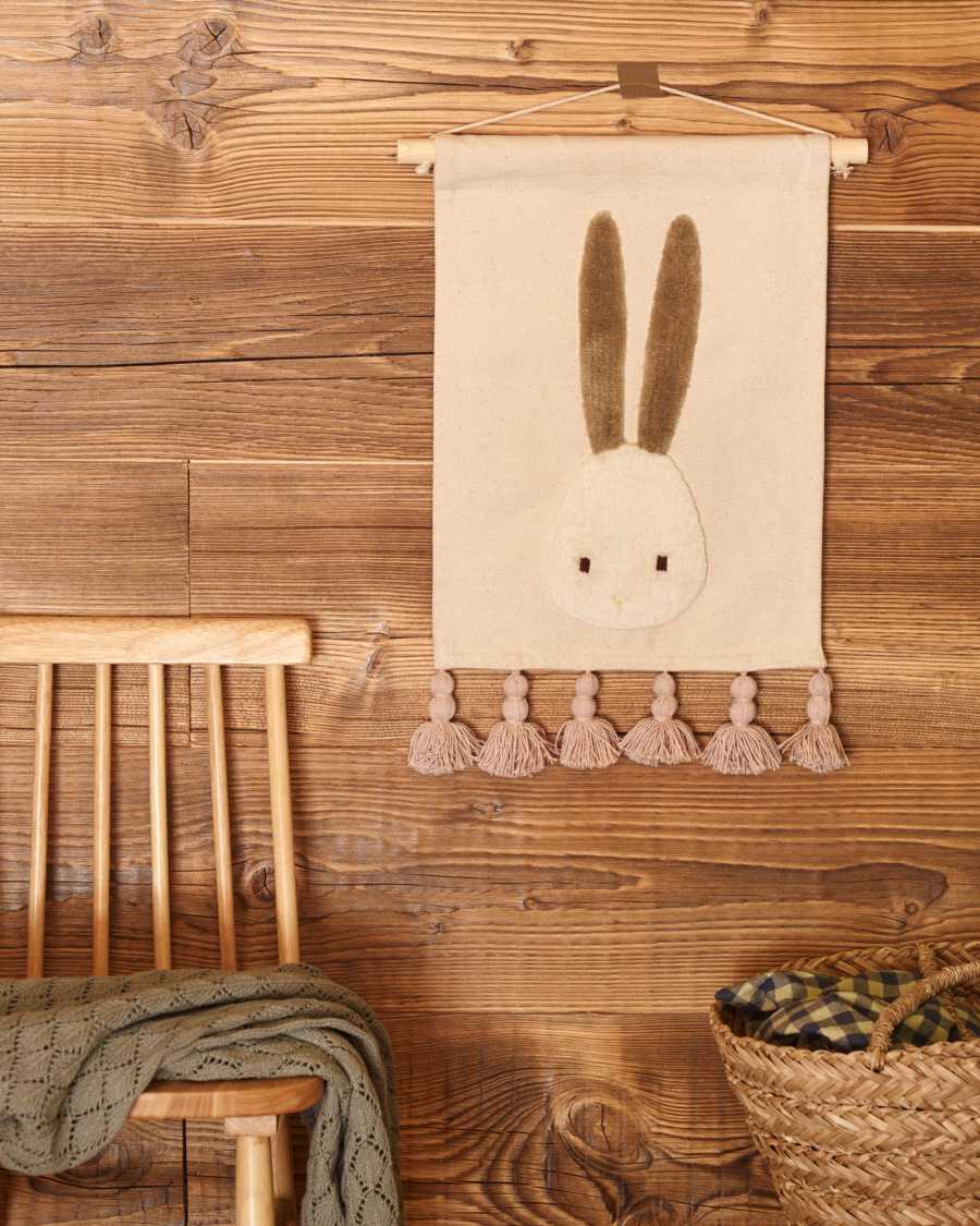 Tapeçaria de parede Yanil algodão branco com coelhinho e borlas rosa 40 x 30 cm