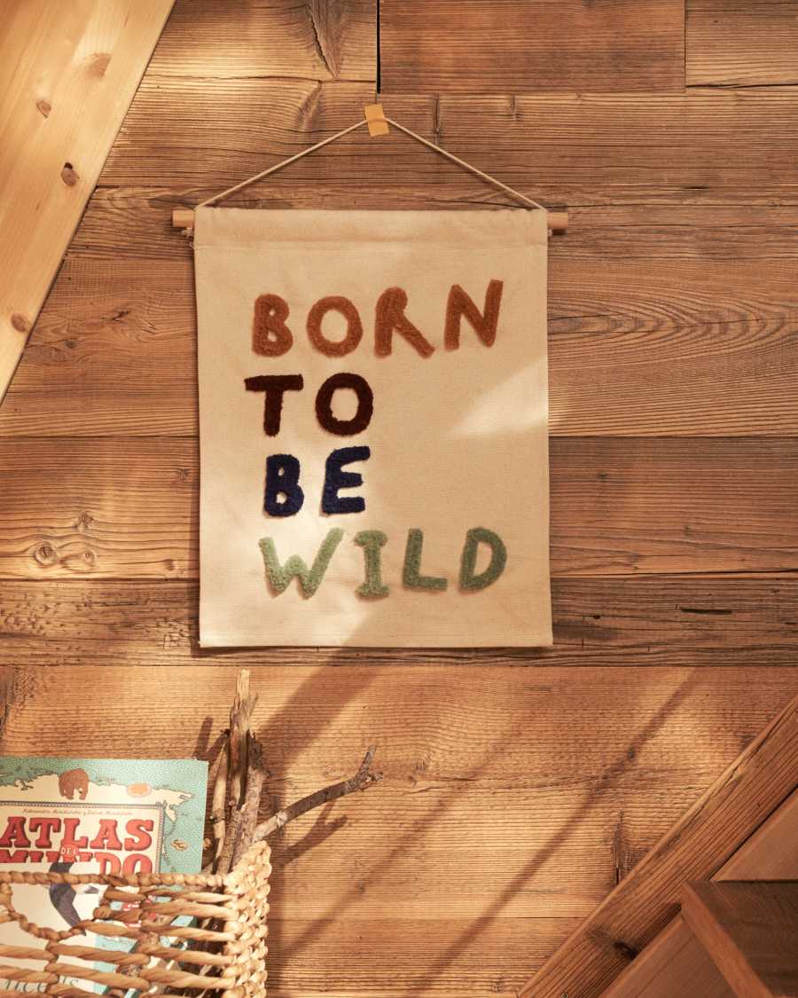 Tapisserie murale Zelda en coton blanc de lettres brodées multicolore 40 x 50 cm