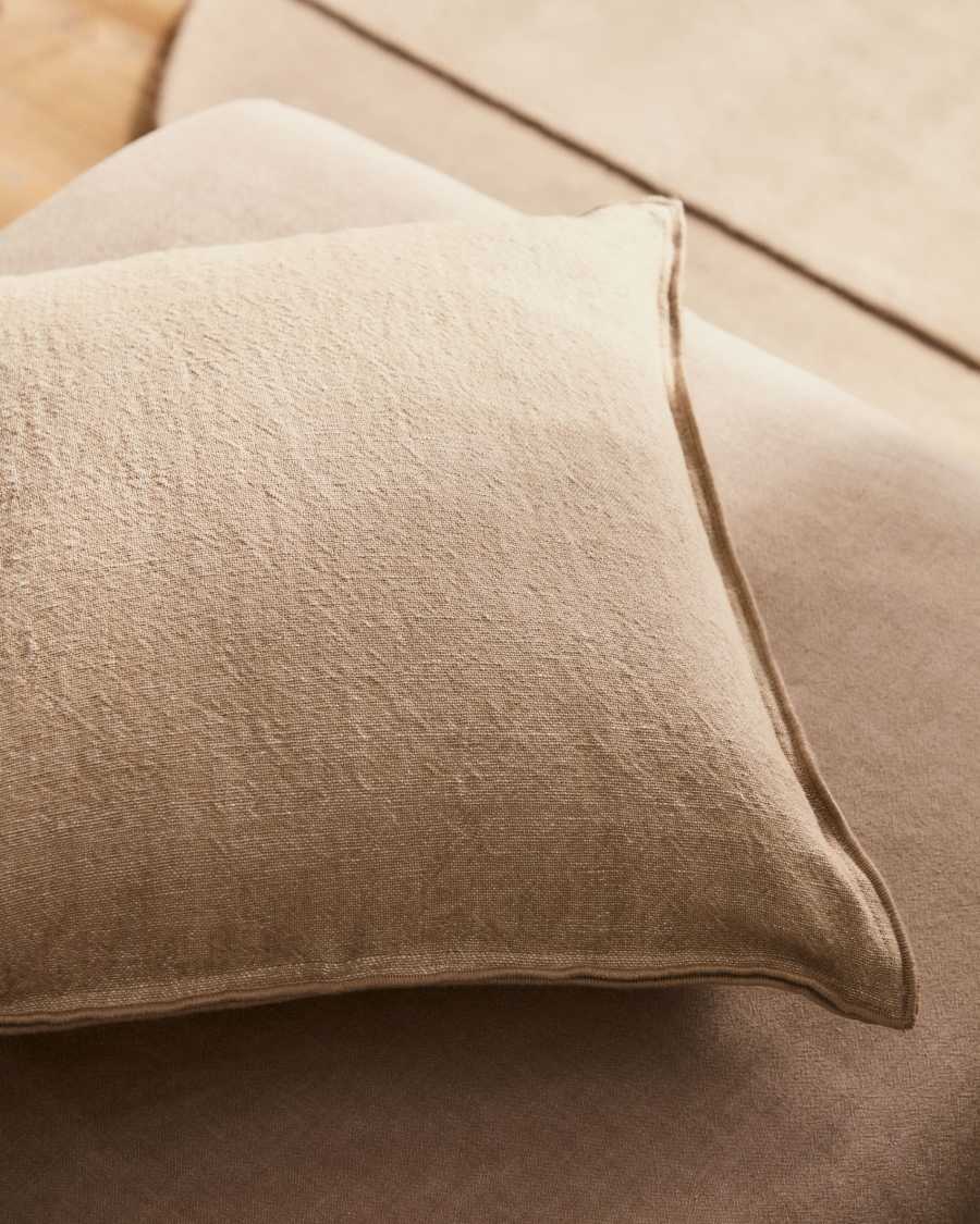 Queta cushion cover in beige linen and cotton, 45 x 45 cm