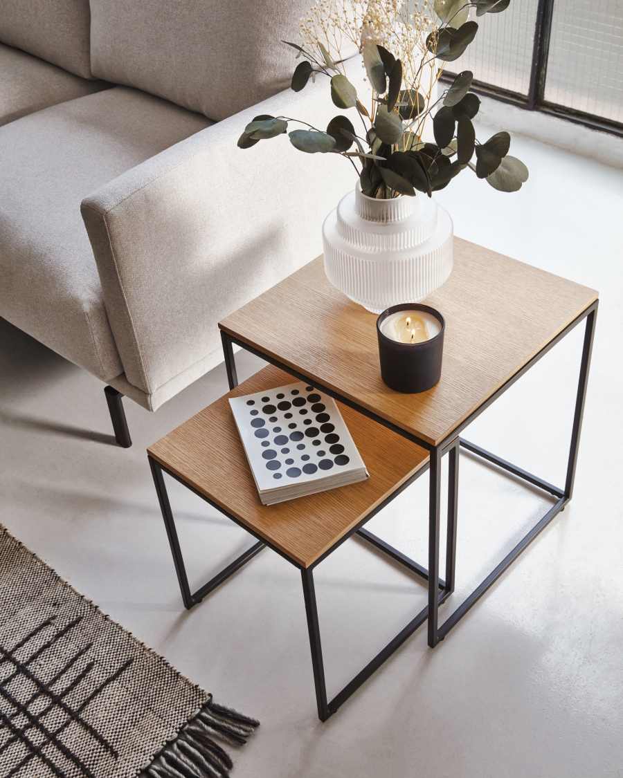 Yoana set of 2 nesting side tables with oak wood veneer and black painted metal structure