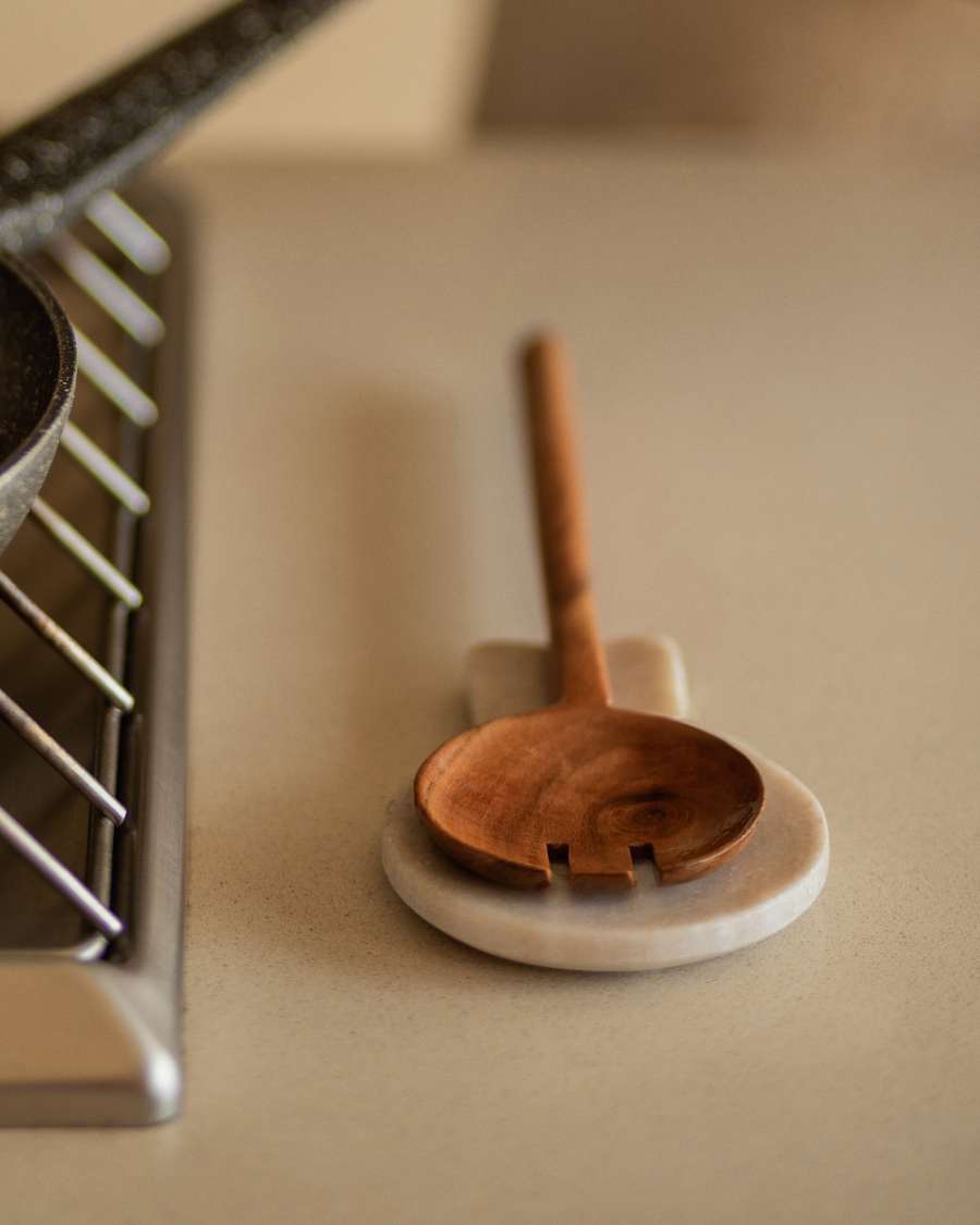 Marichie beige marble spoon rest