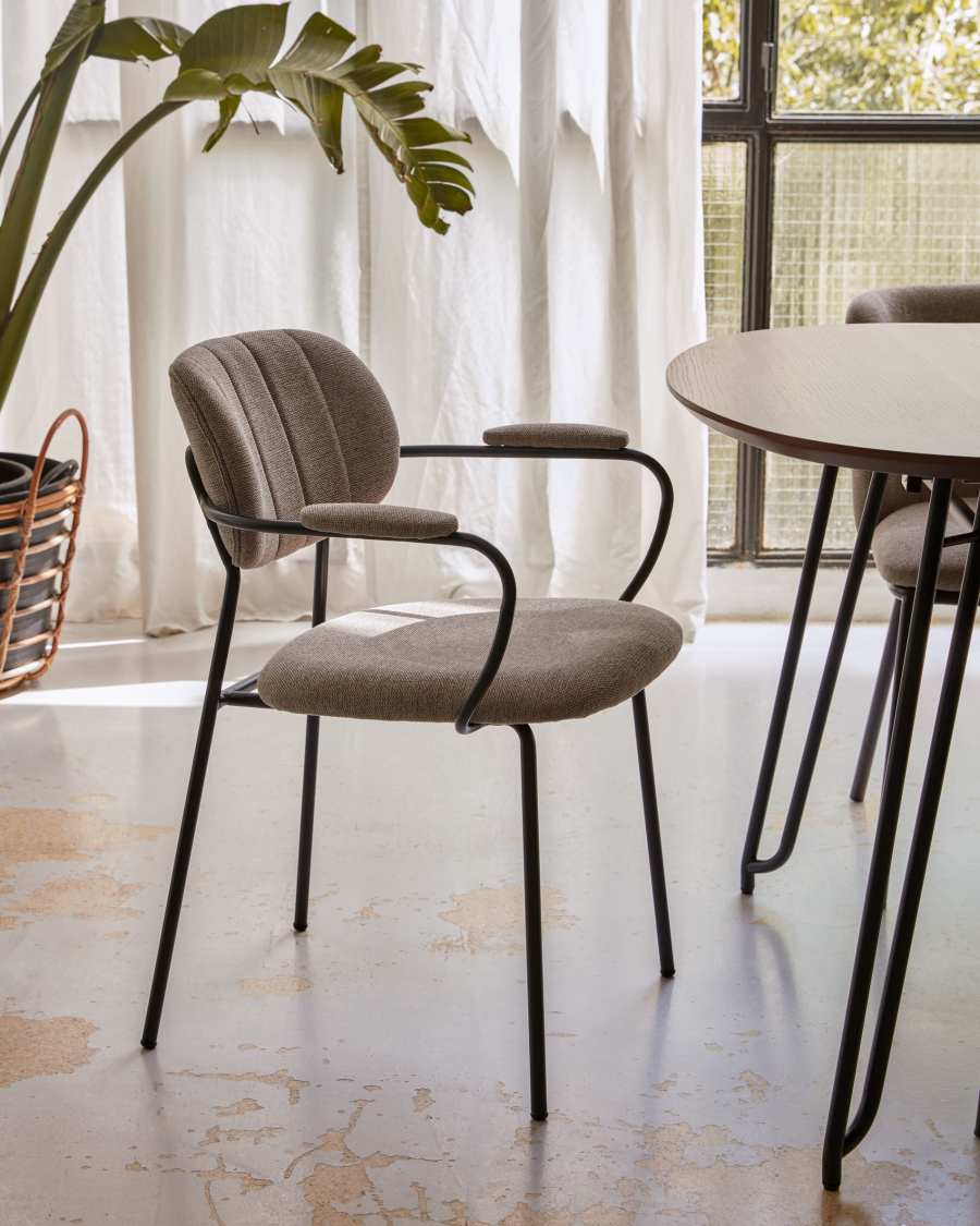 Auxtina stapelbarer Stuhl hellbraune Chenille und Stahl in Schwarz